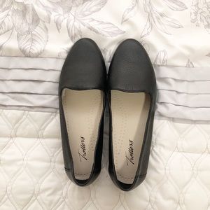 Liz Tumbled Flats